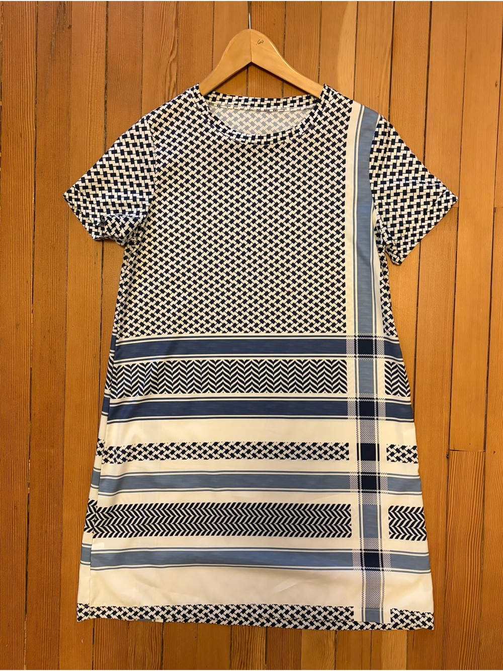 Short Sleeve Navy and White Patterned Shift Dress